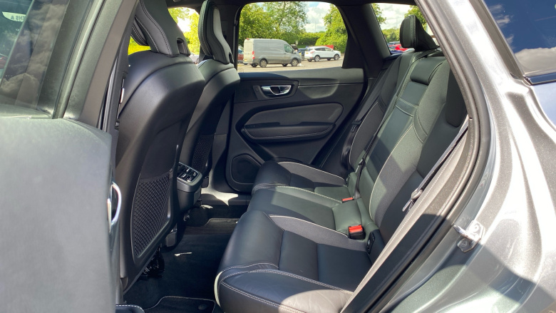 Volvo Xc60 2.0 B5P [250] R DESIGN Pro 5dr Geartronic Petrol Estate